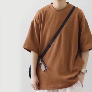 T-shirt personnalisé d'usine OEM, 100% coton homme vierge impression promotionnelle marque privée T-shirt vente en gros Vietnam fabricant - Product Image 4