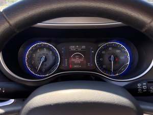 Incroyable Chrysler Pacifica Touring FWD 2020 d'occasion en parfait état avec faible kilométrage en stock, proposé à un prix incroyable - Product Image 5