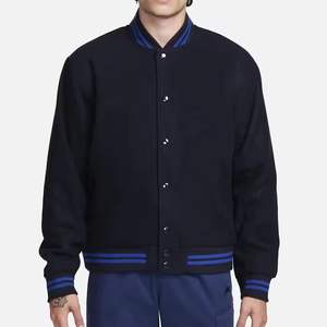Veste bomber en laine 100% noire de haute qualité pour homme, style varsity, coupe slim, avec détails boutonnés et doublure en satin - Product Image 3