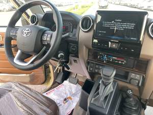 Toyota Land Cruiser 79 Série LX V6 neuve/d'occasion, spécifications GCC 2026, à vendre - Product Image 3