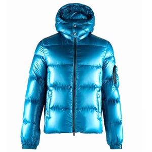 Veste matelassée épaisse imperméable à capuche personnalisée pour hommes avec fermeture éclair et logo frontal, service OEM en gros - Product Image 1