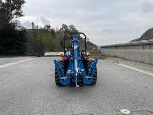 LS MT235HE 4WD Tracteur à roues compact multifonctionnel avec chargeur frontal et pelleteuse avec pompe à moteur automatique Boîte de vitesses en vente - Product Image 6