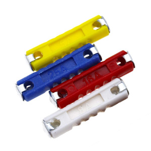Fusibles automobiles <span class=keywords><strong>de</strong></span> type torpille pour voitures d'<span class=keywords><strong>Europe</strong></span> <span class=keywords><strong>de</strong></span> <span class=keywords><strong>l</strong></span>'<span class=keywords><strong>Est</strong></span>, fusibles en cuivre PP 5A 8A 16A 20A 25A 30A 40A pour voitures classiques anciennes - Product Image 1