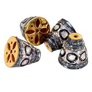 Dijes de Plata con Cuentas y Diamantes Incrustados, Joyería Elegante - Product Image 1