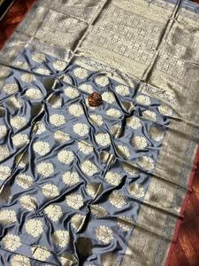 ผ้าส่าหรีขอบผ้าทอผ้าไหม Banarasi นุ่มออกแบบล่าสุด - Product Image 3