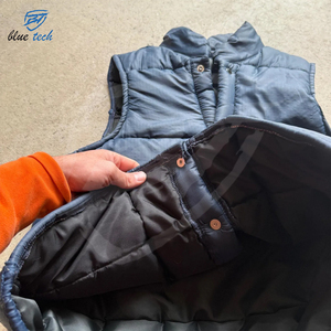 Vêtements d'extérieur d'hiver décontractés et légers pour hommes Gilet bouffant à col en V de haute qualité avec fermeture à glissière sans manches - Product Image 5