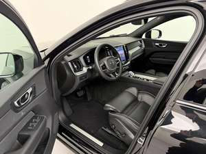 VOLVO XC60 B5 Plus USADO 2025, Motor de Gasolina (250hp), 4 Cilindros, Euro 6e, 4x2, 2 Ejes, Transmisión Automática, Volante a la Izquierda - Product Image 2