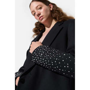 Chaqueta Blazer Negra con Mangas Decoradas - Product Image 1