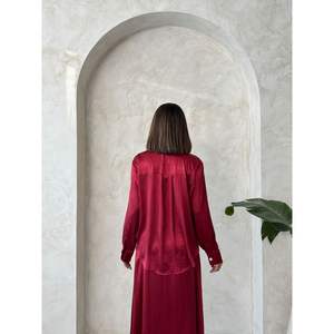 เสื้อเชิ้ตผ้าซาตินสำหรับผู้หญิงขายส่ง เสื้อเบลาส์สวยหรูสำหรับทุกโอกาส - Product Image 3