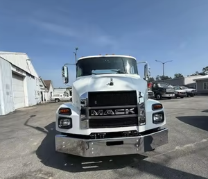 El mejor!! Camión Tractor Diésel de Larga Distancia 6x4 con Cabina Dormitorio para Distribución y Transporte Industrial - Product Image 3