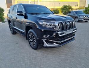 LandCruiser Prado 2020 GCC, moteur diesel turbo, boîte de vitesses automatique, direction à gauche, sièges en cuir, caméra arrière, pneus R19, intérieur foncé - Product Image 4