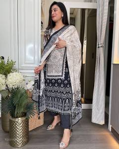 Conjunto de Top y pantalón étnico de diseñador elegante con estampado y espejo Trending Dupatta para fiestas festivas e informales y ropa - Product Image 2