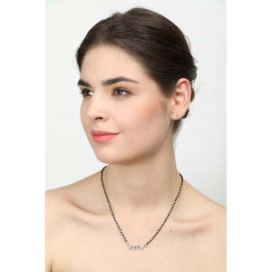Compre un Mangalsutra de Plata Pura, Joyería Cultural Coleccionable, Regalo Perfecto para su Esposa - Product Image 5