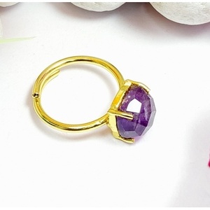แหวนมูนสโตนสีรุ้งชุบทองเหลืองสไตล์เรียบง่าย - Product Image 3