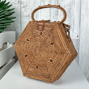 Accessoires pour femmes en gros, sacs faits main, sac en rotin tressé, pochette, sac à main à bas prix - Product Image 3