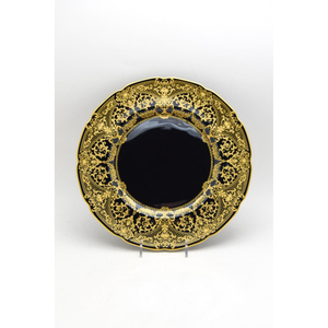 Assiette de chargeur ronde noire et or parfaite pour les fêtes de mariage de décor de table élégant et les repas à la maison élégants d'Inde - Product Image 1