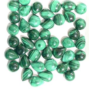 Cabochons de pierres précieuses en malachite naturelle 20mm Cabochons verts à dos plat en vrac taille mixte forme IGI certifié pierre lisse coupe 3 8mm - Product Image 4