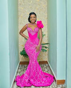 Pañuelo Africano Rosa Intenso con Diseño de Sirena Africana |   Vestido de Noche con Cuentas Hechas a Mano y Hombros con Flores |   Boda de Lujo Personalizada de Talla Grande - Product Image 2