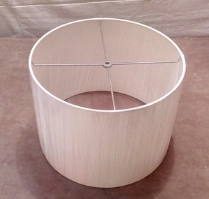 Mini lampe de table moderne avec abat-jour en tissu blanc Base de lampe en porcelaine pour la décoration de la maison et du restaurant Alimentation en courant alternatif Meubles de chambre à coucher - Product Image 4