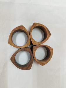 Anillo para Servilletas de Madera Ecológico y Duradero - Artículos de Diseño Moderno a Precios Bajos para Decoración de Mesa - Product Image 2