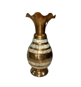 Vase à fleurs martelé rugueux fini en laiton en deux tailles fabriqué en tôle d'aluminium décor à la maison Vase à fleurs Vase en métal - Product Image 1