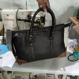 กระเป๋าทรงดัฟเฟิลกระเป๋าเดินทางหนังวัวขนสไตล์ตะวันตกกระเป๋าใส่อุปกรณ์ออกกำลังกายความจุสูง - Product Image 4