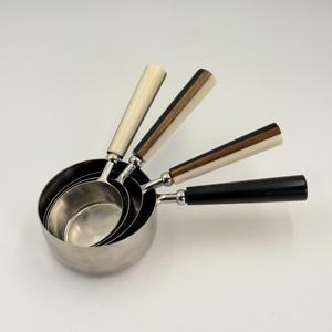 Tazas y Cucharas Medidoras de Resina y Madera de Alta Calidad, Tazas Medidoras de Acero Inoxidable con Acabado Espejo para Bar y Uso Doméstico - Product Image 1