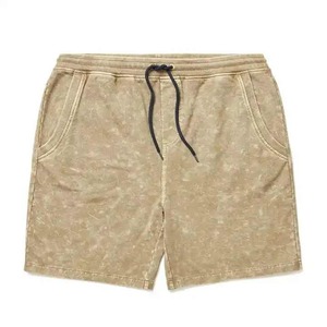 Pantalones cortos de algodón lavados con ácido de piedra con parche bordado de gran tamaño para hombres - Product Image 3