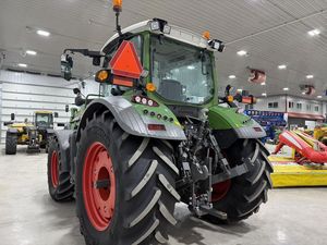 รถแทรกเตอร์ฟาร์ม Fendt 516 Vario 160 แรงม้า ขับเคลื่อน 4 ล้อ เครื่องยนต์ดีเซล พร้อมห้องโดยสาร ระบบเกียร์แบบส่งกำลัง  สำหรับงานหนัก - Product Image 5