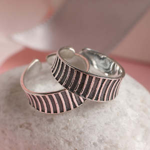 NOVAMART Fine 925 Sterling Silver Line <b>Toe</b> <b>Rings</b> Engagement/Wedding Pair with Diamond and Zircon Stone <b>Gold</b> Material Wholesale E - Product Image 2