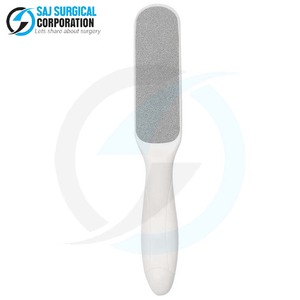 Râpe à pied classique OEM en acier inoxydable personnalisable avec commande en gros de logo pour les salons et les détaillants - Product Image 1