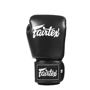 Guantes de Entrenamiento Fairtex Profesionales de Muay Thai, Color Personalizado, Hechos con Cuero Vacuno Genuino, para Adultos - Product Image 4