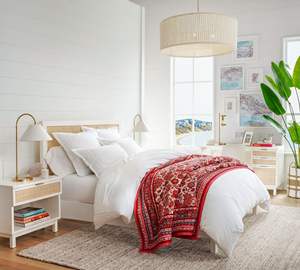 Luxury <b>Bed</b> Solid Wood Material White Painted Color <b>Queen</b> <b>Size</b> Classic Style Residential Wooden <b>Frame</b> - Product Image 2