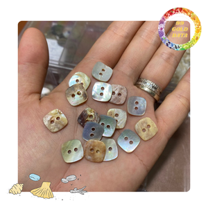 Bonitos botones de conchas marinas de Vietnam | Accesorios listos para hacer y artículos de bricolaje - Product Image 1