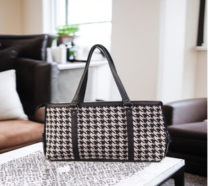 Venta al por mayor de tela Jacquard de lujo de diseño personalizado de hilo tejido de algodón polivinílico teñido para tapicería de las mujeres y bolsos de urdimbre de punto para las niñas - Product Image 1