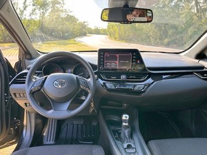 OFERTA PERFECTA: TO-YO-TA C-H-R 2019, TRANSMISIÓN AUTOMÁTICA, 4 CILINDROS - Product Image 4