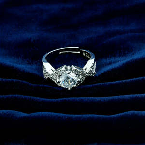 Anillo de Plata 925 Infinity Love, Talla Única, Estilo Vintage, Anillo de Compromiso Religioso con Incrustaciones de Diamantes Tallados, Engaste Geométrico con Garras, Baño de Latón - Product Image 2