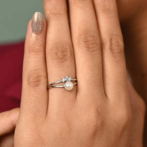 Bague pour femme en argent sterling 925 pur de qualité supérieure avec pierre de perle et diamant taille coussin - Product Image 4