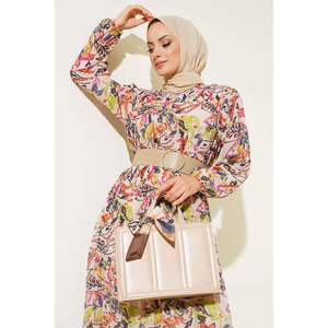 Vestido casual de gasa plisada con cinturón en polvo - Product Image 4