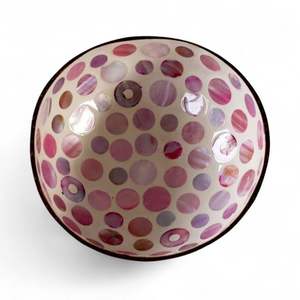 Tazón de Cáscara de Coco con Incrustaciones de Nácar, Artesanía Natural Hecha a Mano para Servir Alimentos y Decoración de Mesa, de Vietnam - Product Image 2