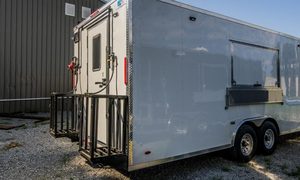 Vente en gros de remorques alimentaires remorquables en acier inoxydable 220v Alimentation intégrée pour service de restauration rapide mobile Nouveau design pour snacks Hotdogs - Product Image 3