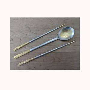 High Quality Royal Silver Plated with Unique Long Round <b>Gold</b> Design End Handle Design With Chopsticks Cutlery Set - Product Image 1