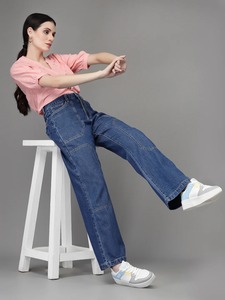 Suministro directo de fábrica Slim Fit Yet Relaxed Mom Jeans High Rise Denim Perfecto para la universidad y los viajes con embalaje personalizado - Product Image 5