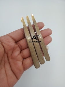 Pince à épiler les sourcils marron à pointe dorée, en acier inoxydable chirurgical de haute qualité, à pointe biseautée et fine - Product Image 2