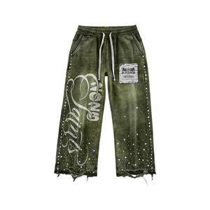 Ensemble survêtement et sweat-shirt surdimensionné personnalisé, lourd, délavé à l'acide, avec impression sérigraphique, broderie, strass et effet usé - Product Image 6