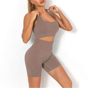 Ensemble de yoga réversible sexy en gros soutien-gorge rembourré à manches courtes short de levage de fesses vêtements de fitness deux pièces solides de grande taille - Product Image 4