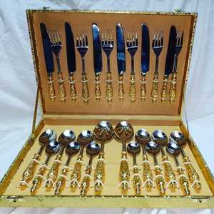 Ensembles de couverts en laiton sur mesure comprenant laiton et couteaux en or en feuille et design floral adaptés à la maison. - Product Image 6