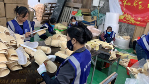 VENTE CHAUDE pantoufles en luffa fabriquées à la main chaussures souples pour un usage quotidien à l'intérieur offrant une étape de saison chaude agréable et confortable - Product Image 5