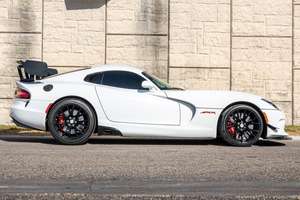 Dodge Viper ACR 2016 Usado, Inspeccionado, ~9,200 Millas, Transmisión Manual de 6 Velocidades, Motor V10 de 8.4 Litros, Propiedad del Sur - Product Image 3