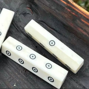 Dés à jouer de style moderne en os de buffle, écologiques, faits à la main, polis, de qualité supérieure, conçus sur mesure, 4 faces, taille personnalisée - Product Image 1